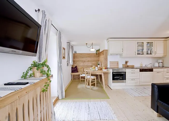 Ferienhof Ederbauer Am Irrsee Gasthof *